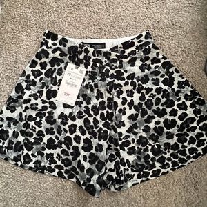 NWT ZARA Skort